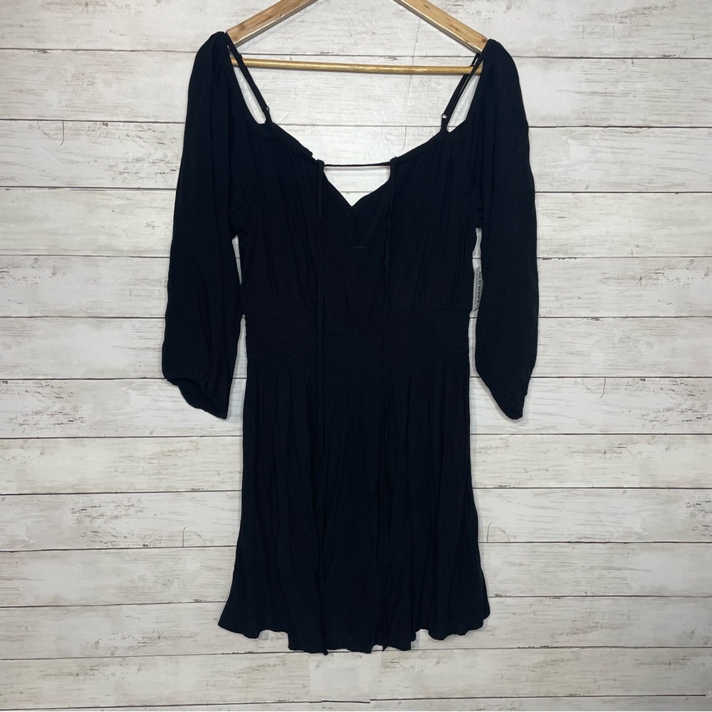 Old Navy Waist-Defined Cold-Shoulder Cutout
Smocked Mini Dress Black - Picture 2 of 6
